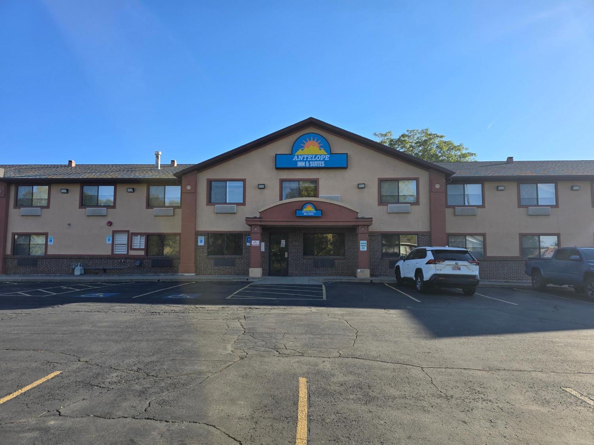 Antelope Inn & Suites Clearfield Eksteriør billede